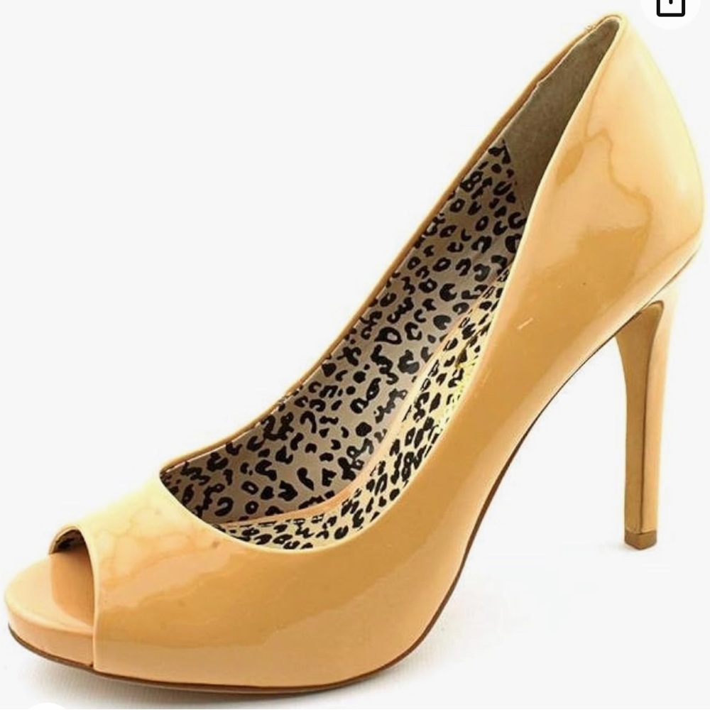 Jessica Simpson Saras